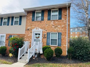 325 New Kent Rd, Blacksburg, VA 24060