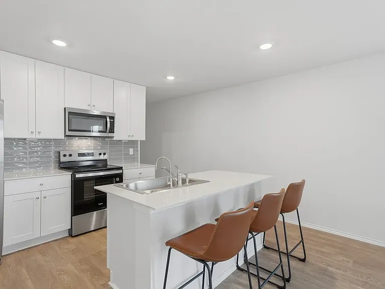 303 Wild Goose Dr — Photo 2