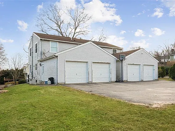 13 Spuchy Dr #A — Photo 3
