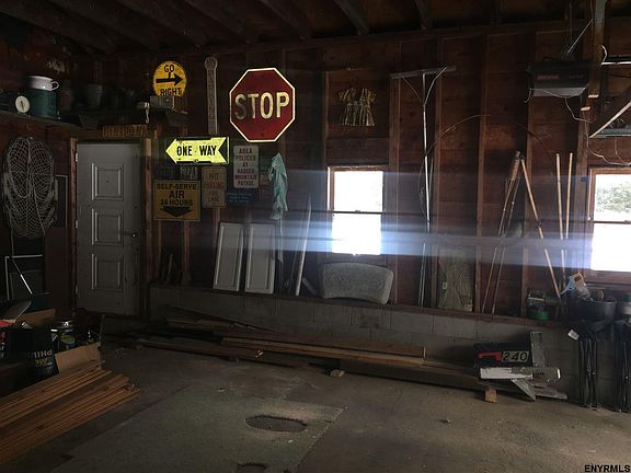 5th image of 240 Harrisburg Rd