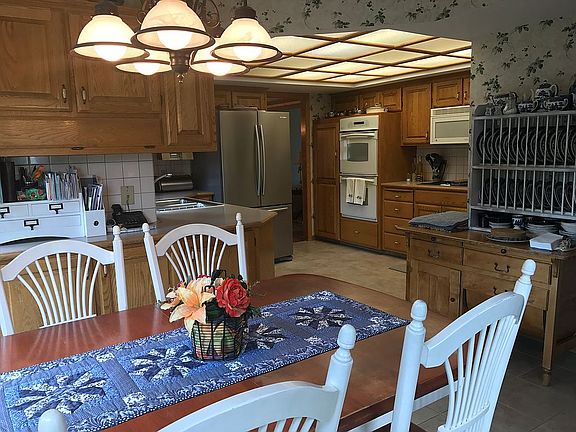 4th image of 13316 Sherwood Cir