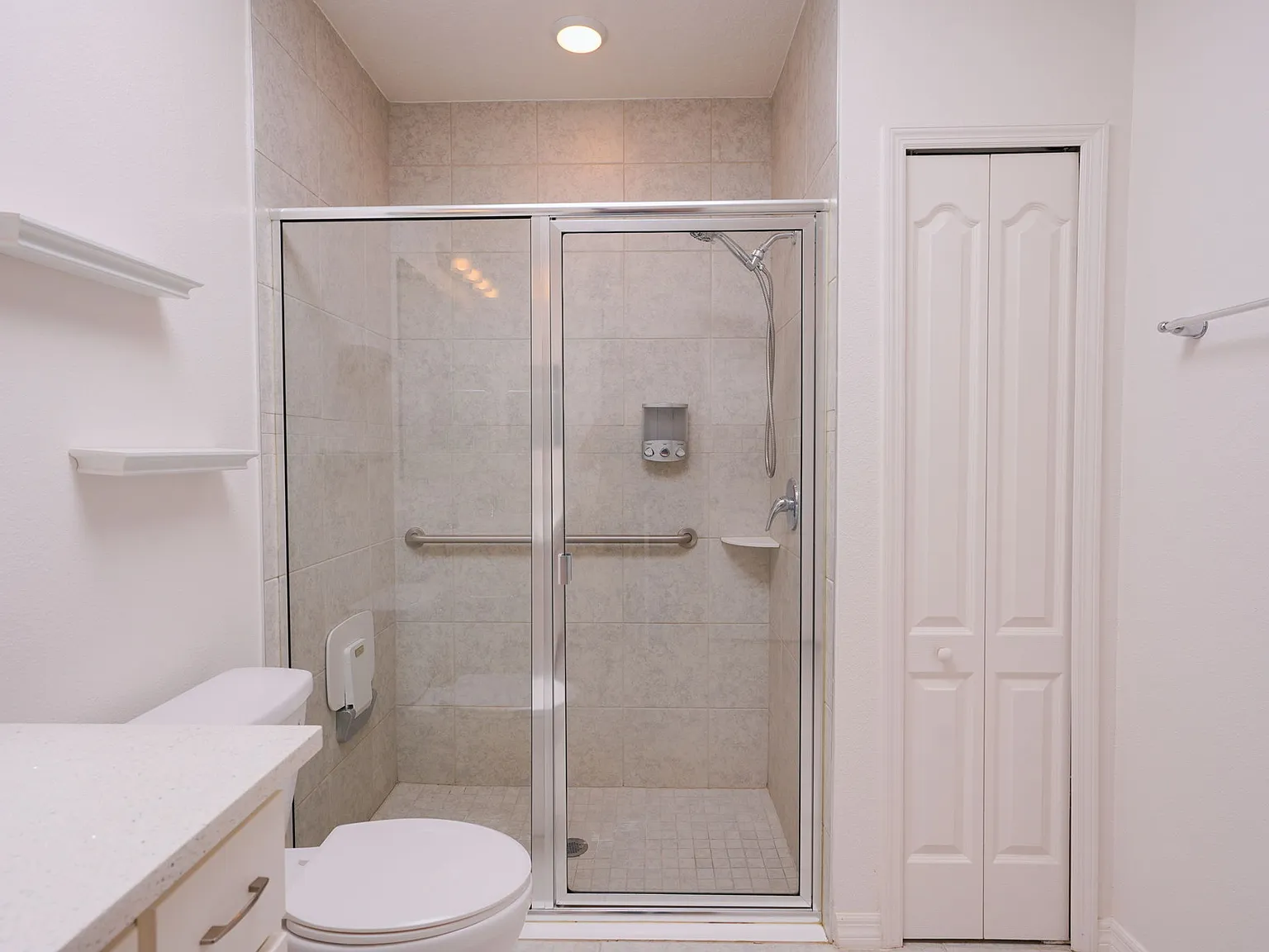 3 bed, 1320 sqft, $2,300 — Photo 3