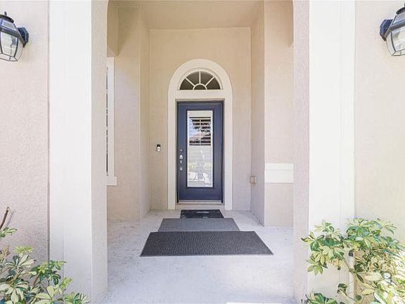 4th image of 15206 Octavia Ln