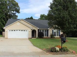 4298 Timberwood Dr, Gastonia, NC 28056