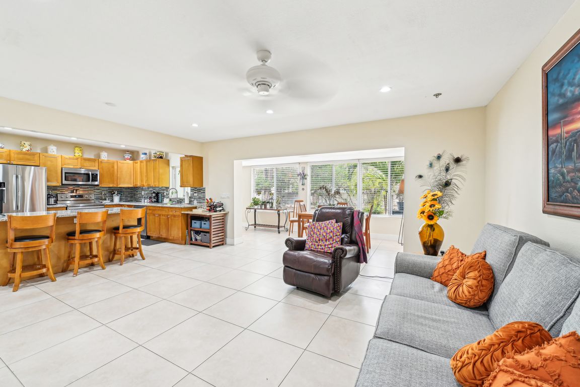 SW 169th St 5343-007.jpg