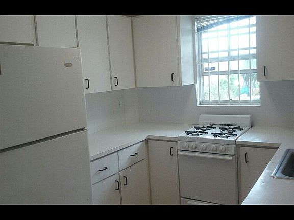 4th image of 127 Antiquera Ave #Apartament