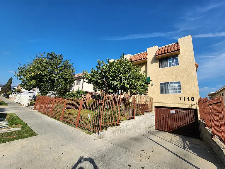 1118 N Kenmore Ave #2 — Photo 15