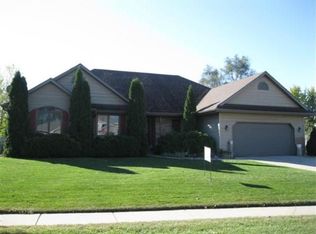 1565 Parkside Dr, Prairie Du Sac, WI 53578