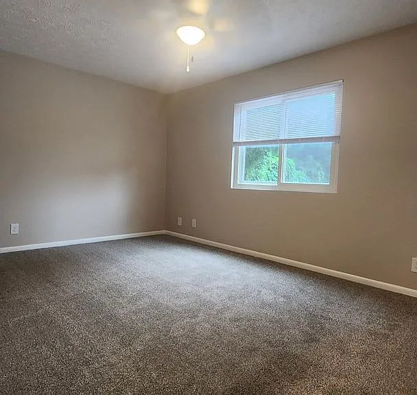 Davenport Street Apartments — Photo 9