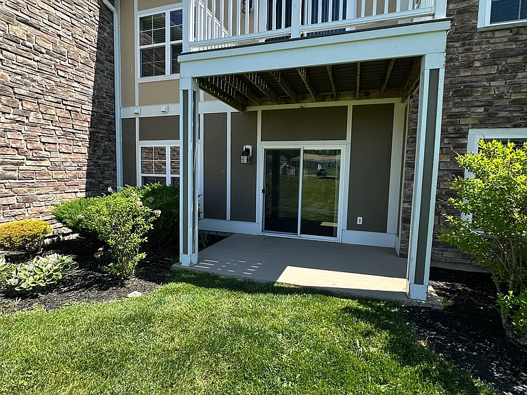 7809 Merrick Rd #302 — Photo 4