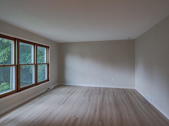 5th image of 6108 White Pine Way