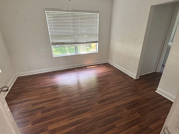 4th image of 205 S Fremont Ave
