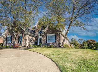 12621 Ridgemoor Dr, Prospect, KY 40059