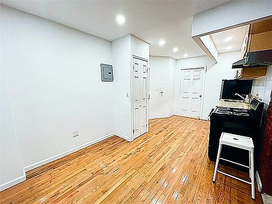 5th image of 153 A Ave #13