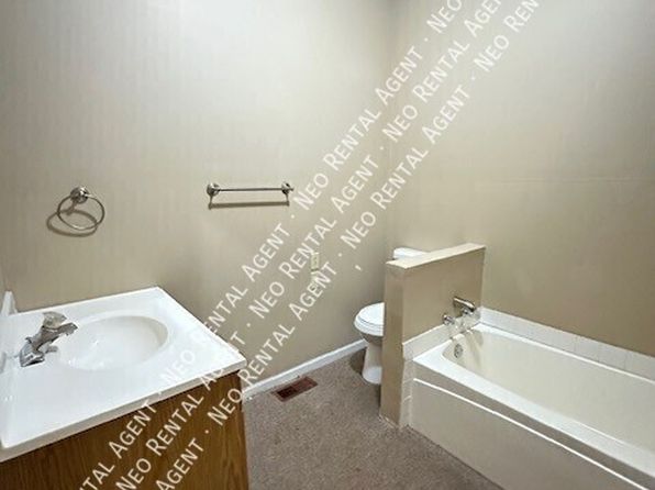 45305 1/2 N Ridge Rd E