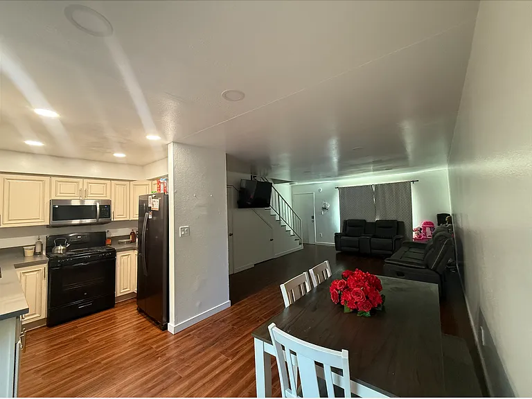 8414 Columbus Ave #15 — Photo 3