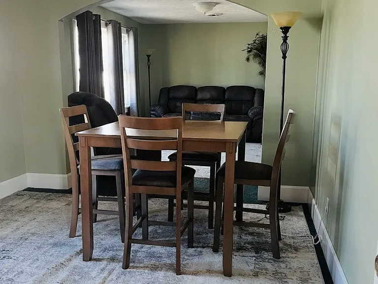 1128 Garfield Ave SW #A — Photo 3