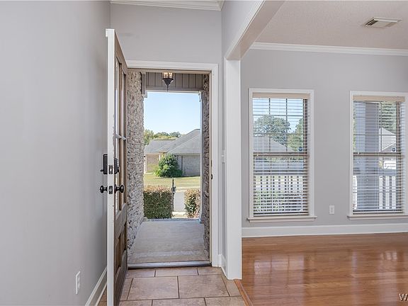 3rd image of 232 Murphy Place Dr