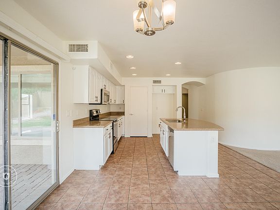 5th image of 25798 W Hilton Ave