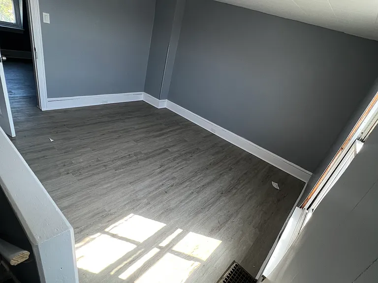 916 Birch St — Photo 3
