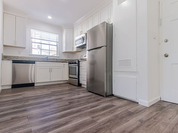 5th image of 8901-8917 Clifton Way