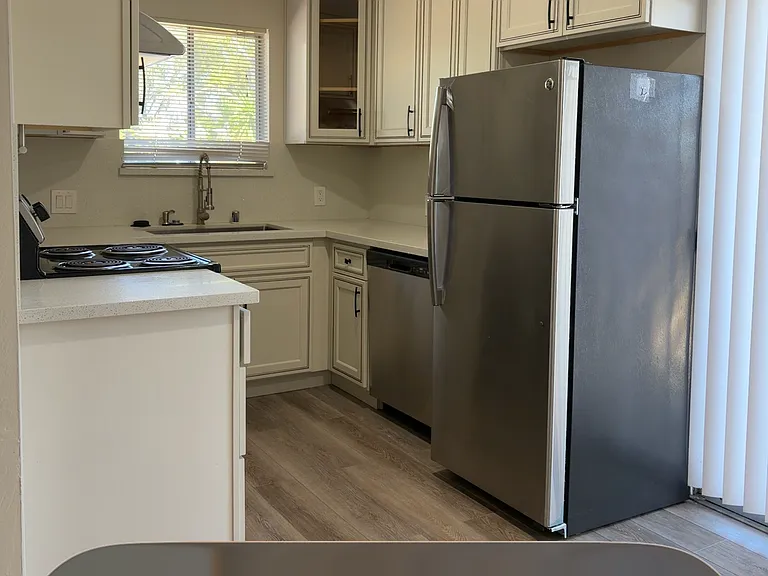 1660 Blue Jay Dr #1 — Photo 4