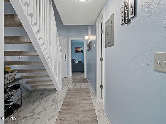5th image of 918 N New River Drive #532