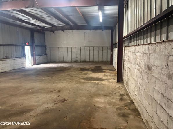 580 N County Line Rd