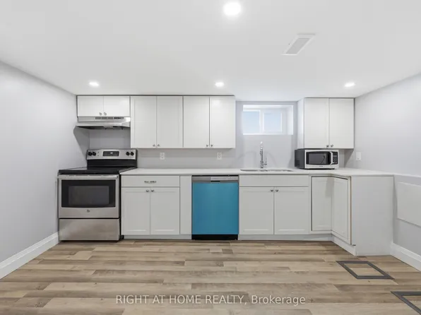 38 Martin Rd #Basement, Hamilton, ON L8K 3N1