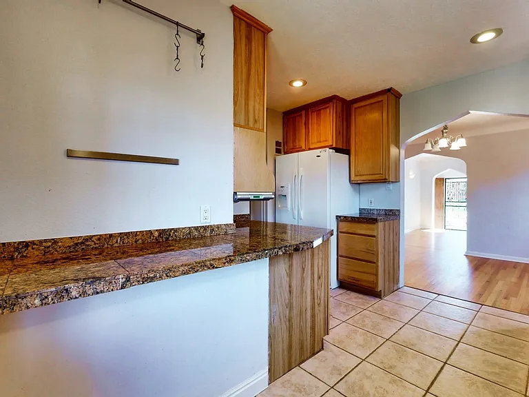 3317 N Saint Paul St — Photo 14