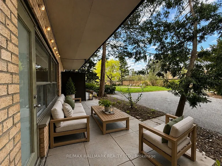 30 Upper Canada Dr #101 — Photo 11