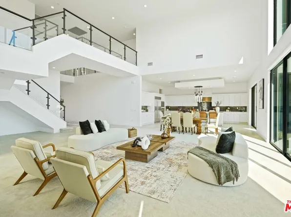 11818 Hillsborough Ln, Porter Ranch, CA 91326