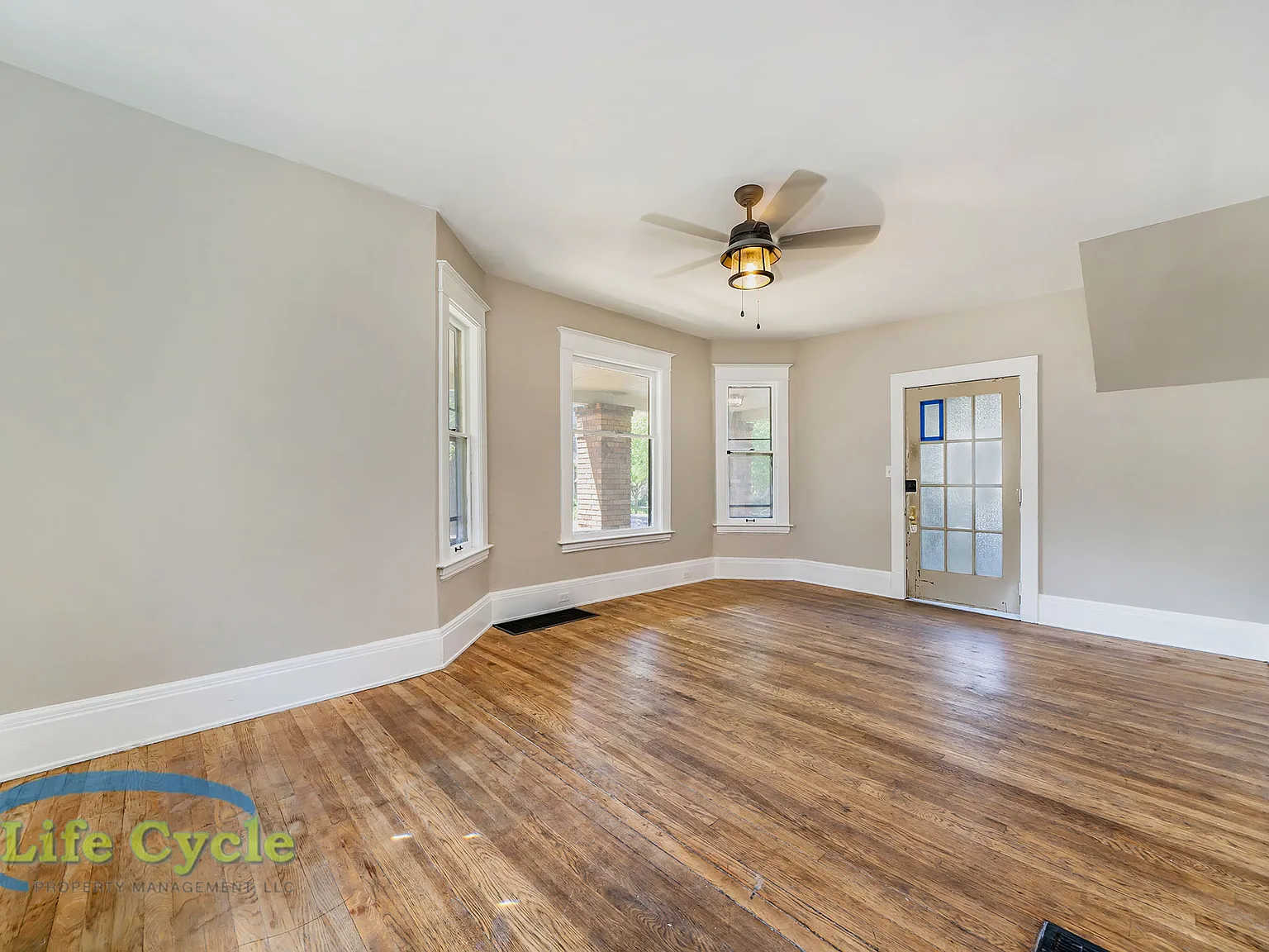 921 Fairmount St SE (Sonal) - 1 — Photo 4
