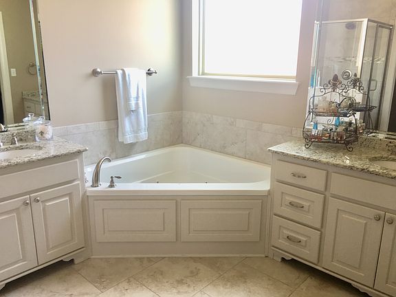 5th image of 1043 Spanish Moss Cir