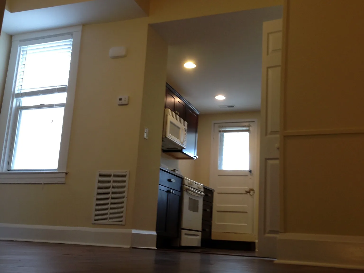 725 Grundy St — Photo 4