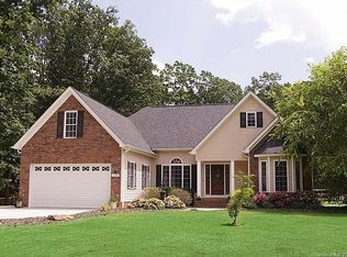 234 Forest View Dr, Kannapolis, NC 28081