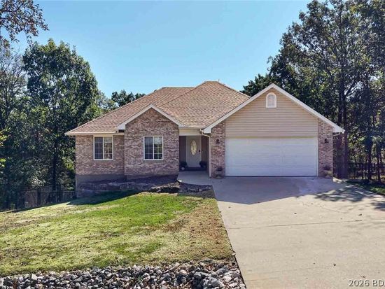 112 Blackfoot Rd, Lake Ozark, MO 65049