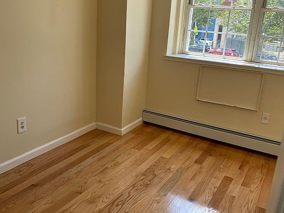 3rd image of 10906 Corona Ave