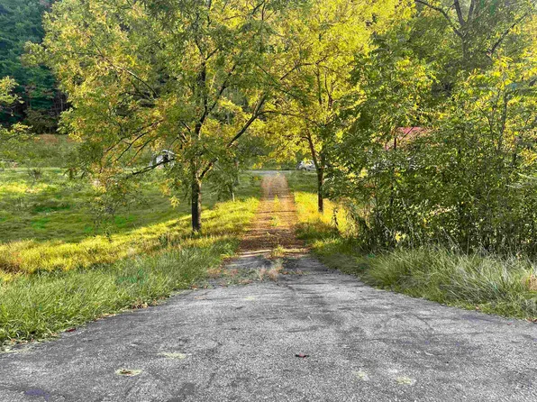 4312 McComas Rd, Salt Rock, WV 25559