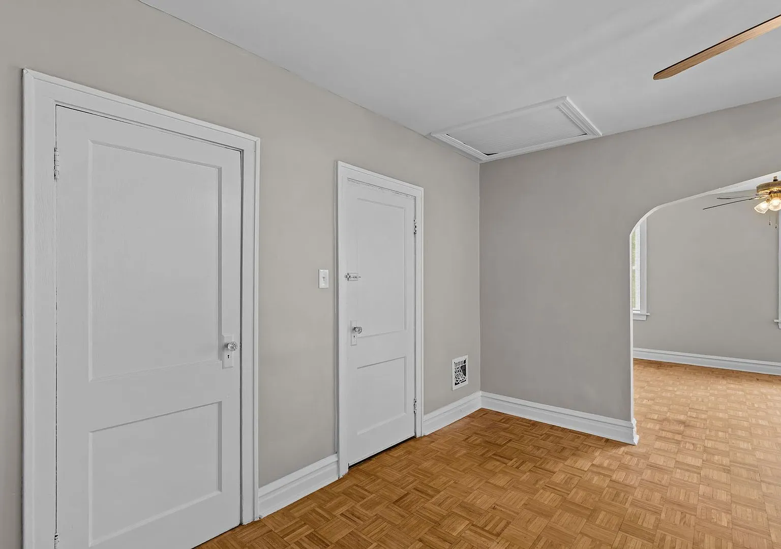 2 bedroom on Fremont Park in Benton Park Neighborhood — Photo 4