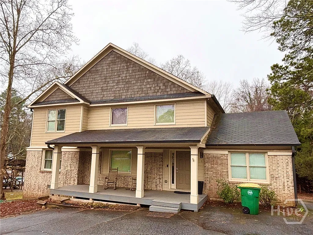 3 bed, 2.5 bath, 2517 sqft, $2,500 — Photo 1