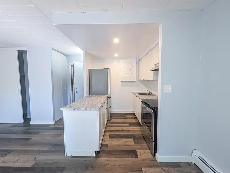 2B Arlington Ave #309 — Photo 6