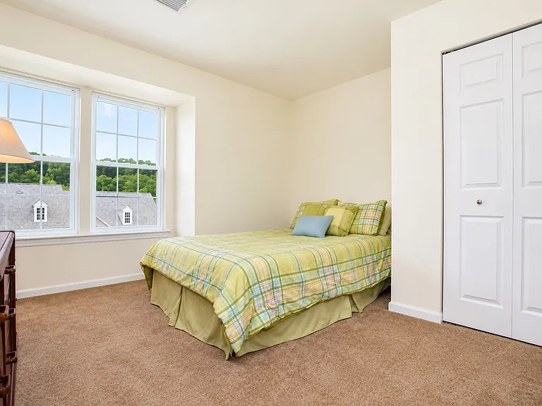 122 Broadstone Dr — Photo 11
