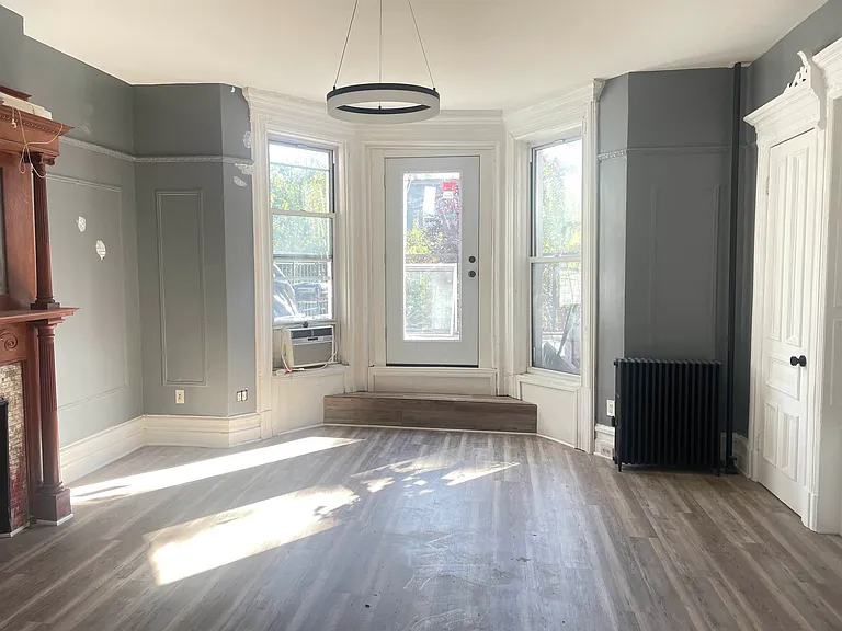 552 Putnam Ave #2 — Photo 9