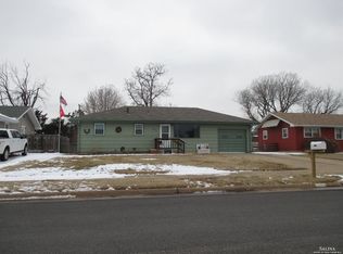 2080 Roach St, Salina, KS 67401