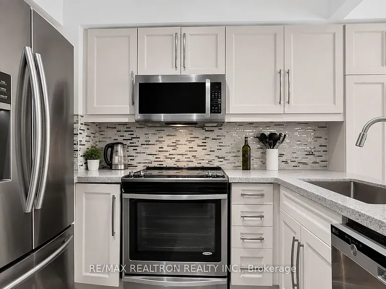 116 Andona Cres — Photo 8