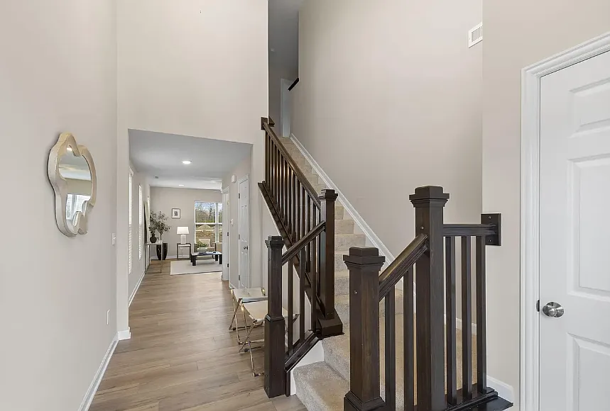 3 bed, 1908 sqft, $2,850 — Photo 3