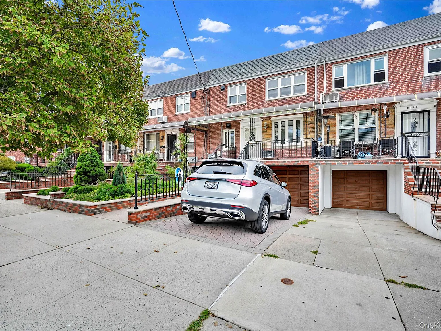 2 bed, 1.0 bath, 2070 sqft, $3,200 — Photo 3