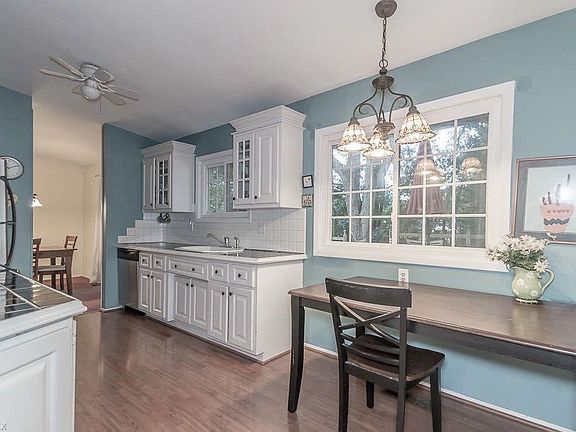 3rd image of 6432 Curtiss Ct