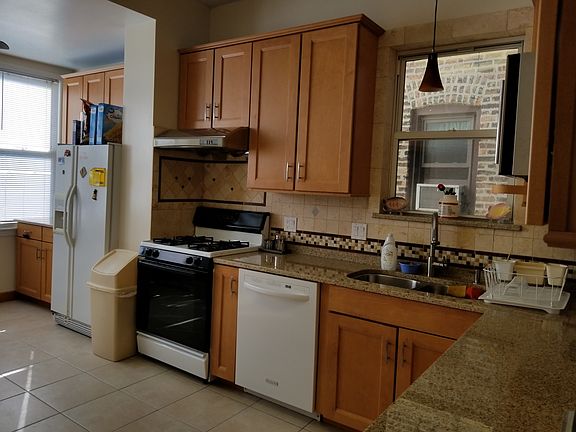 4th image of 5427 N Glenwood Ave